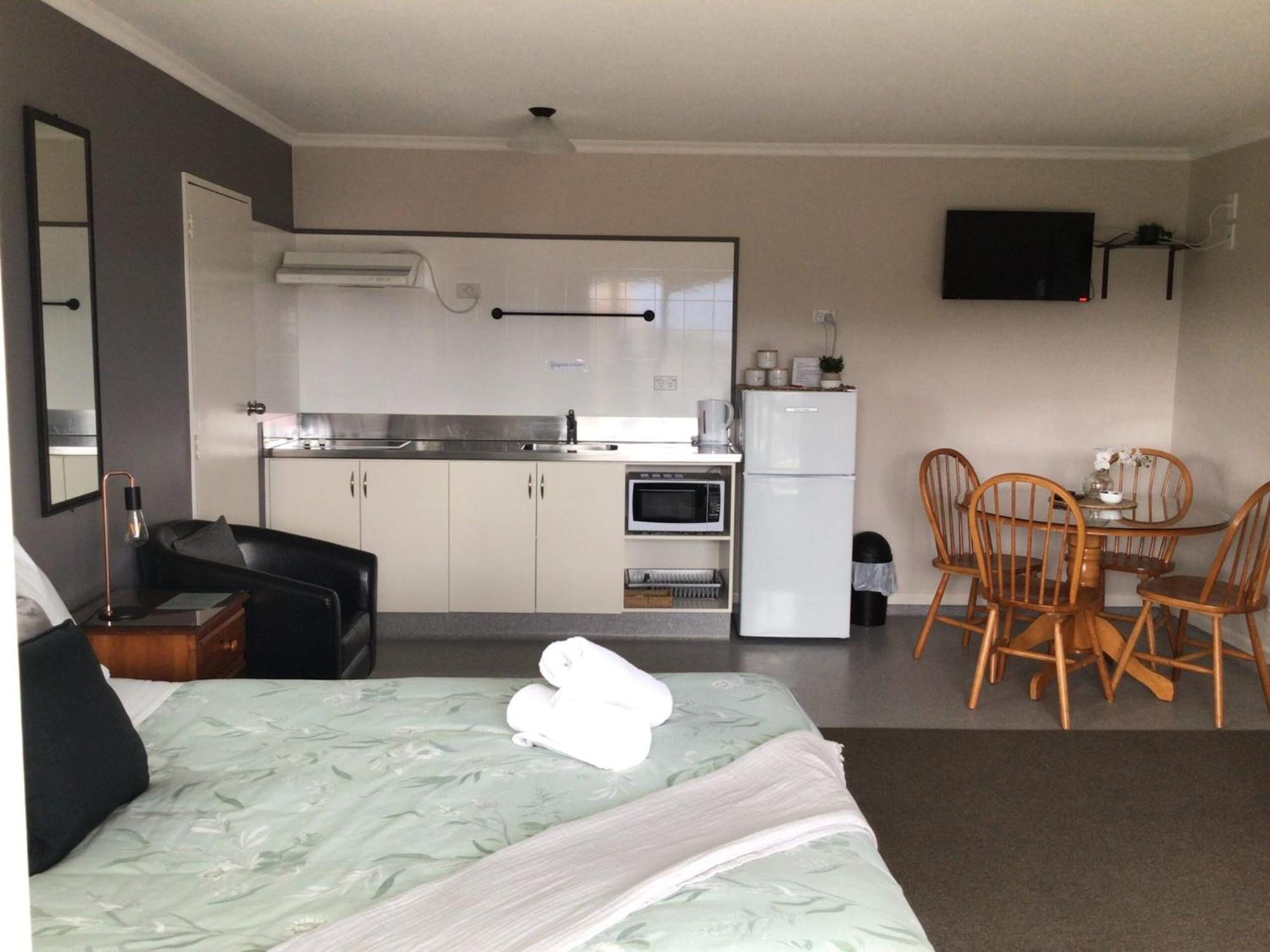 Fiordland Great Views Holiday Park Te Anau Exterior photo
