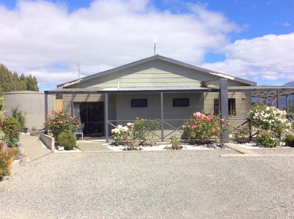 Fiordland Great Views Holiday Park Te Anau Exterior photo