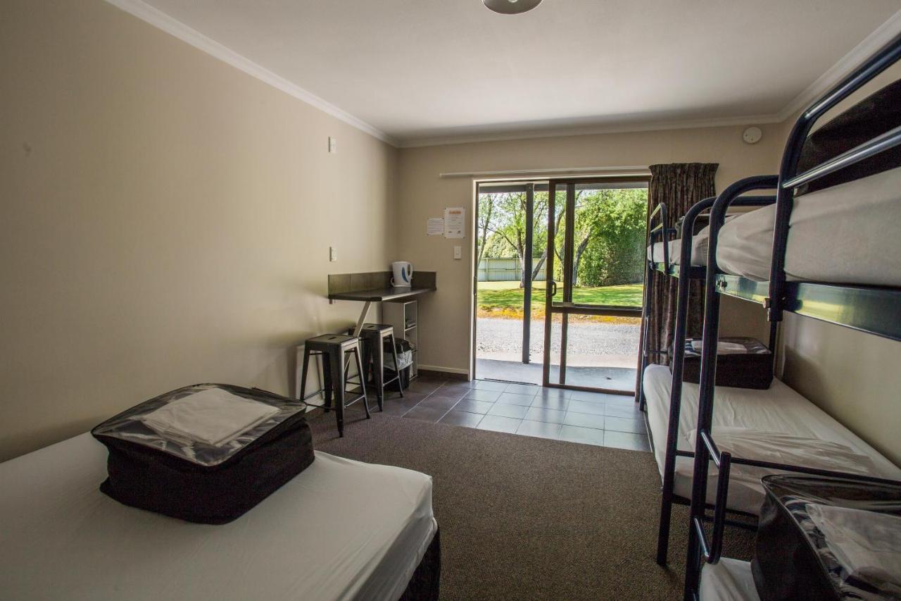 Fiordland Great Views Holiday Park Te Anau Exterior photo